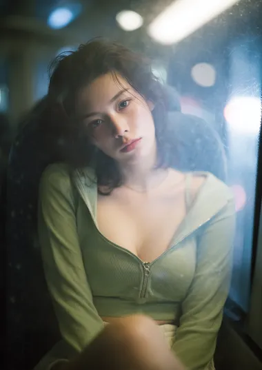 Night Bus Reflections: A Young Woman's Voyage Night Bus Reflections: A Young Woman's Voyage