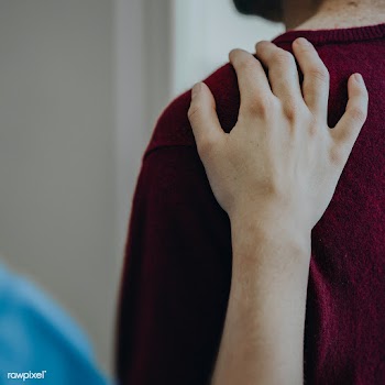 Nurse supporting a patient at the hospital | Free  photo - 2330843