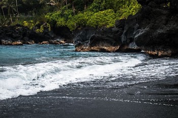 ocean crashing shoreline