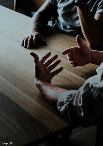 Office meeting due to financial crisis | Free  photo - 2330799