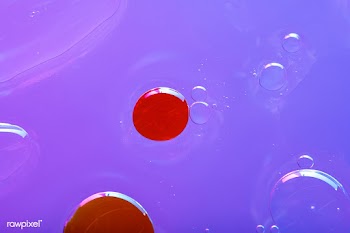Oil drops floating on water colorful background | Free  photo - 2315481