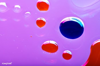 Oil drops floating on water colorful background | Free  photo - 2315706