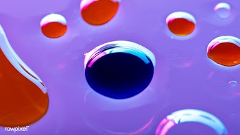 Oil drops floating on water colorful background | Free  photo - 2321952