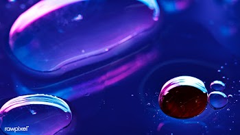 Oil drops floating on water colorful background | Free  photo - 2321957