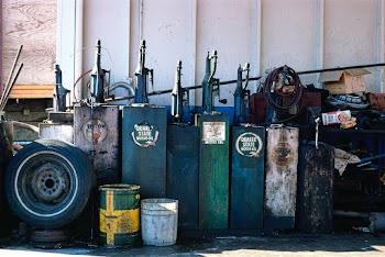 Old oil dispensers, Union Oil, Sawtelle near… | Free public domain photo