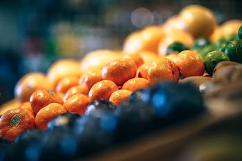 orange fruits in shallow focus shot