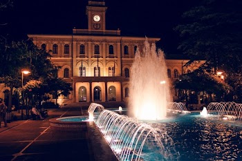 Outdoor Water Fountain at Nighttime