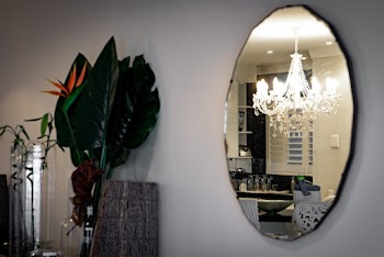 Oval Wall-mounted Mirror