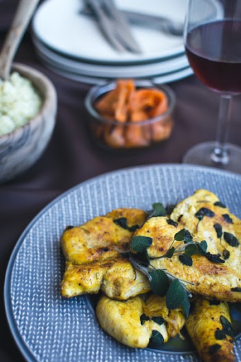Paleo chicken breast with mashed cauliflower 