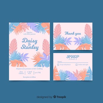 Palm leaves wedding invitation template Free Vector