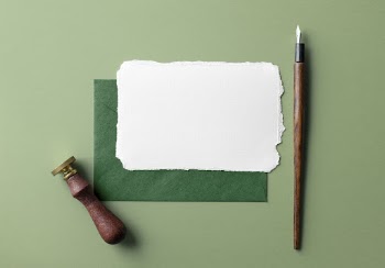 Paper card, blank space on green | Free Photo - rawpixel