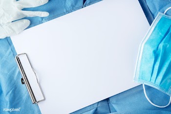 Paper clipboard on a doctor suit mockup | Free  psd mockup - 2297761