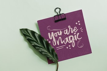 Paper mockup with clip and leaves for quote Free Psd