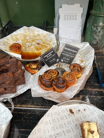 Pastry on the Tray  · Free Stock Photo