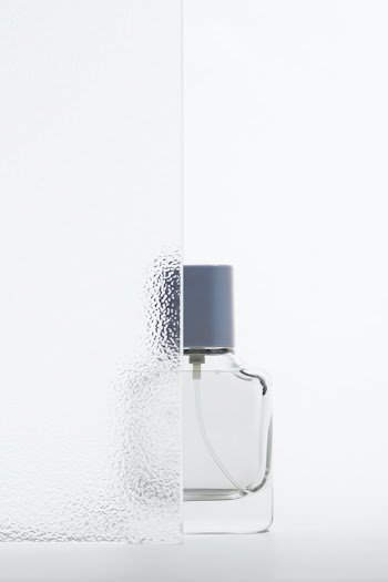 Pattern glass product backdrop with perfume… | Free stock photo | High Resolution image