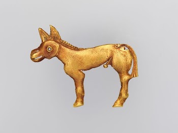 Pectoral in the Shape of a Kulan | Free Photo - rawpixel