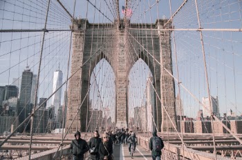 Peole on Brooklyn Bridge