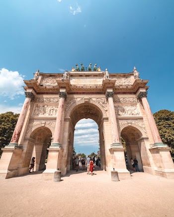 People at the Arch Gate