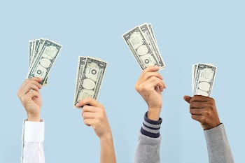 People holding money spendings finance… | Free stock illustration | High Resolution graphic
