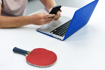 People using mobile phone | Free stock photo - 1165