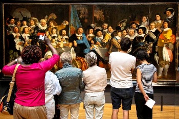 People viewing art at museum. | Free Photo - rawpixel