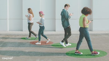 People walking with social distancing in public | Free  photo - 2302858