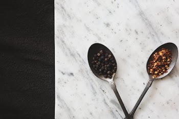 Pepper And Chilli Flakes