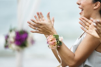 Person Smiling While About to Clap Hands Selective-focus Photographyu