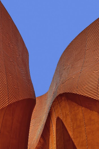 Perspective in red. Original public | Free Photo - rawpixel