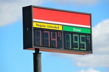 Pertrol price sign. Free public | Free Photo - rawpixel