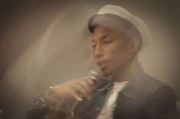 Pharrell Williams talking in Innovation | Free Photo - rawpixel