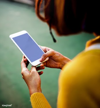 Phone smartphone lawn | Free stock psd mockup - 693