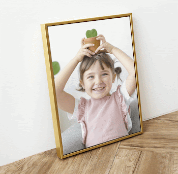 Photo frame mockup, little girl | Free PSD Mockup - rawpixel