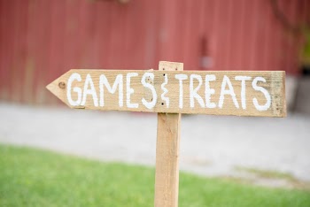 Photo of Games &amp; Treats Signage