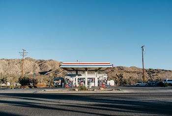 photo of gasoline station during daytime