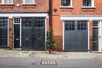 Photo of Green Near Tree Beside House