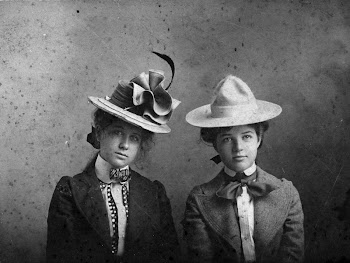 Photograph of Bess Wallace and | Free Photo - rawpixel