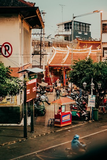 Photography of a Busy Street
