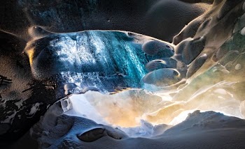 photography of snow capped mountain during daytime