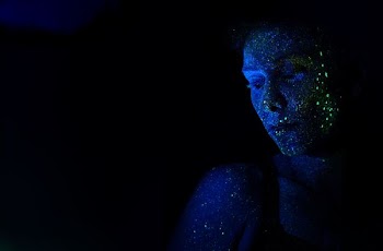 photography of woman during nighttime