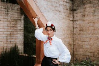 Photoshoot and bowties inspired by Frida Kahlo for Sewn Apart.

Photo by Von.co
Model: Ericka Leigh