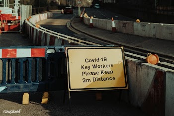 Physical distancing warning sign for roadside construction workers dur.. | Free  photo - 2332568