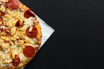 Pineapple And Pepperoni Pizza