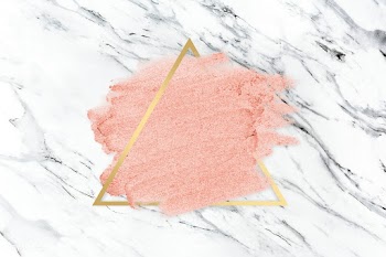 Pink lipstick smudge | Free stock psd mockup - 592273