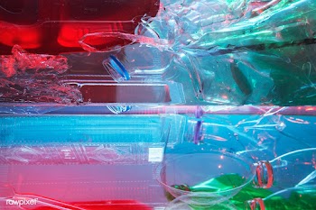 Plastic waste polluting the ocean | Free  photo - 2318929