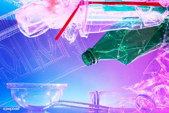 Plastic waste polluting the ocean | Free  photo - 2318942
