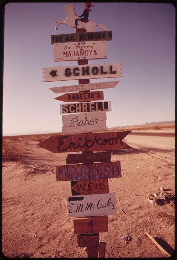 Pointing to homes in the Colorado | Free Photo - rawpixel