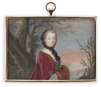 Portait of a young lady | Free Photo - rawpixel