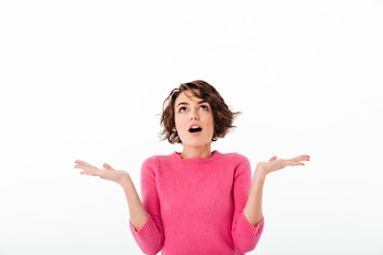 Portrait of an excited young girl shouting Free Photo