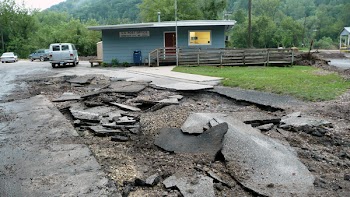 Post_Office__and_street_damage_Minne